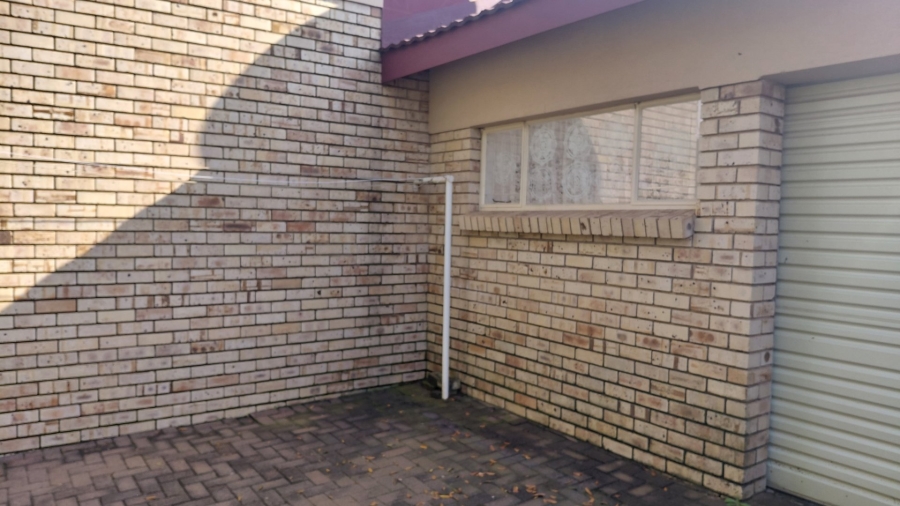 2 Bedroom Property for Sale in Kiepersol Free State